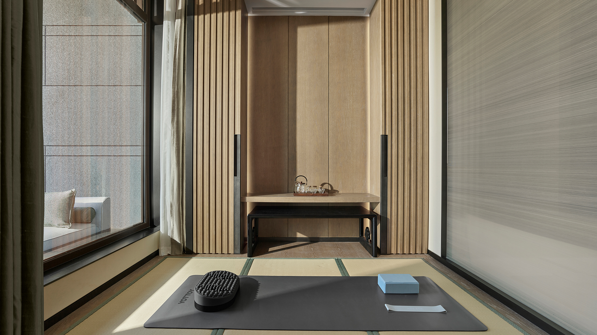 BTCNYL-Lakefront Wellbeing Pool Suite